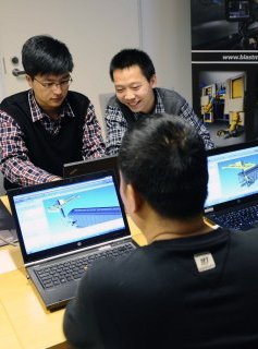 OFFLINE PROGRAMMING
Blastman is committed to improve your investment value by our offline programming application. Speed up your lead time with an effecting simulation. With our offline solution, your personnel will have the skills to program robot operations independently from a computer workstation when the robot is in production.