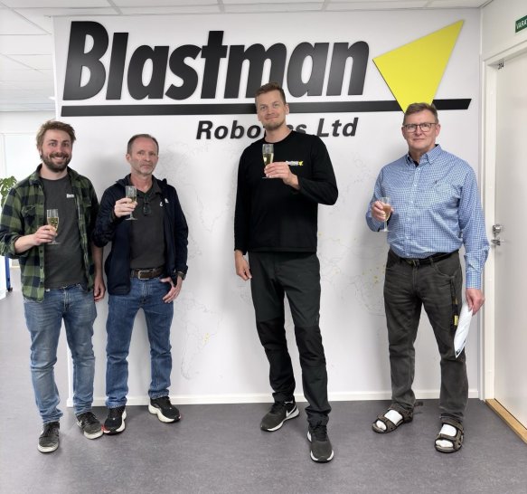 To celebrate a successful collaboration, we shared a toast—and they proudly marked their production site on our iconic world map. Moments like these highlight the strength of global partnerships and the value of face-to-face connection.
